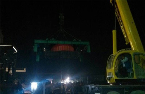 油冷電磁自卸除鐵器，湖南油冷自卸式電磁除鐵器工作視頻_國(guó)家標(biāo)準(zhǔn)_湖南油冷自卸式電磁除鐵器廠家訂做配電箱型號(hào) 